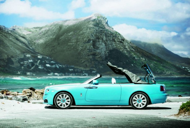 A királynő meztelen – Vezettük a Rolls-Royce Dawnt 2 Néma balett: így nevezte el a márka a tetőmozgatás varázslatos koreográfiáját