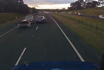 Így töri össze magát egy idióta autós