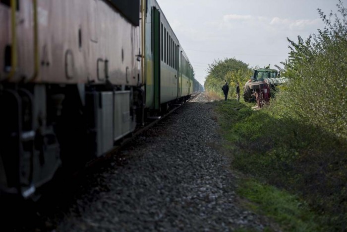 Traktorral ütközött a vonat Szigetvárnál – fotók 5