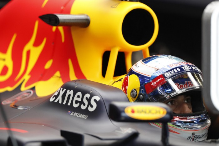 F1: Ricciardónak nagy szívás, hogy elverték