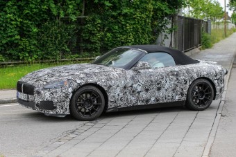 Ismét vászontetős lesz a BMW roadstere
