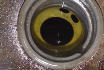 Ez a turbós Jeep V8 szó szerint vedeli a benzint