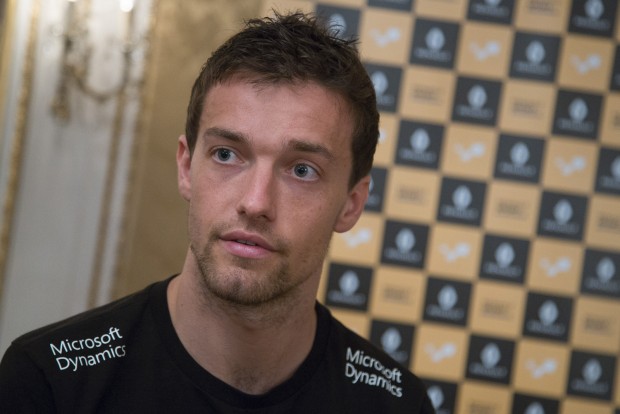 Gera Zoltánt az F1-ben is ismerik 5 Jolyon Palmer most egy Mégane RS Cup és egy elektromos Twizy segíti Palmert a közlekedésben. Előtte GT86-os Toyotája volt