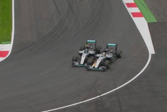F1: Ebből a szögből Hamilton hibája volt