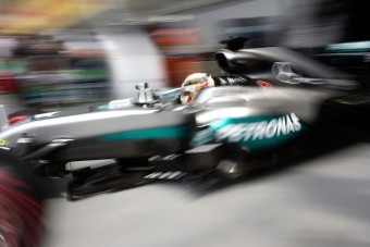 Hamilton nem csalódott, hogy Rosbergé a pole