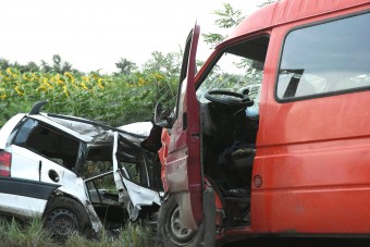 Egy teljes család halt meg az Opelben - megrázó fotók