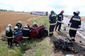Megrázó fotók a tiszapalkonyai halálos balesetről