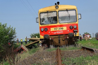 Halálos vonatbaleset Fábiánsebestyénnél - fotók
