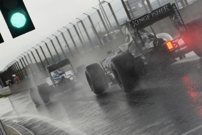 F1: Vettel megint nekiment a Pirellinek