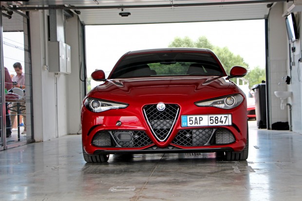 Új etalon a vezetési élményben? 4 Vadabb az 510 lóerős Quadrifoglio ábrázata