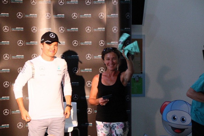 Magyar gyerekek faggatták Nico Rosberget 2 | Vezess IMG_4489