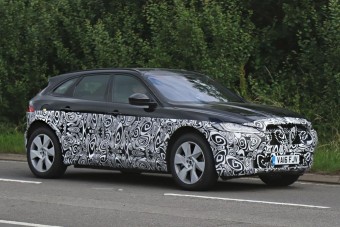 Újabb kompakt luxusterepjáró érkezik