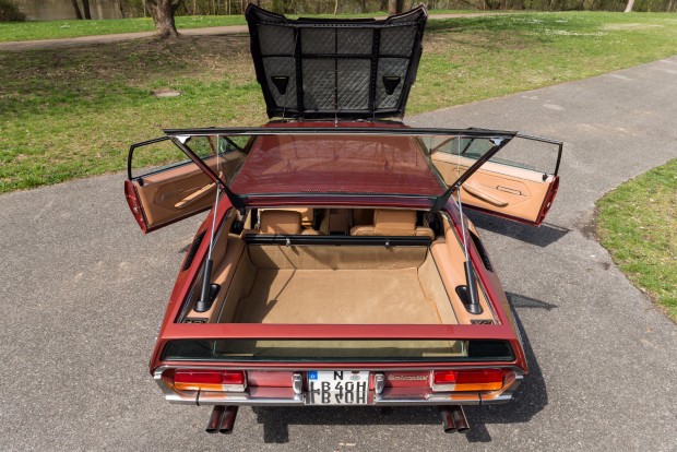 Családi modellként támadhat fel a Lamborghini Miura 1 Csomagtartó, hátsó üléssor, motor elöl - így nézett ki az Espada a hetvenes évek elején.