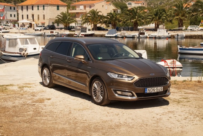 Akárhogy díszítik, Ford marad. De sebaj! 1 Akárhogy díszítik, Ford marad. De sebaj! 1