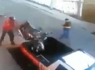 15 másodperc alatt tette platóra a motorját