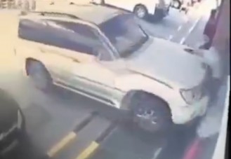 Segített parkolni, elsodorta a béna sofőr