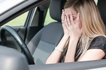 Gyerekeket gázolt, majd lelépett egy anyuka