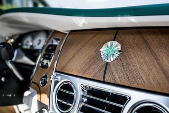 Mondja, magának minden smaragd?