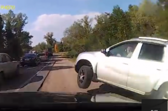 Így kell kimaxolni a tahó dugókerülő nyomulást