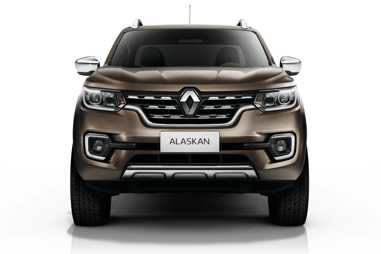 Megjött a Renault nagy pickupja 9