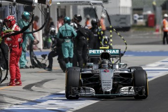 F1: Már ezt a rekordot is elvitte a Mercedes?