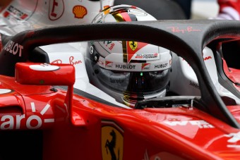 Vettel: Korlátozza a látást a fejvédő