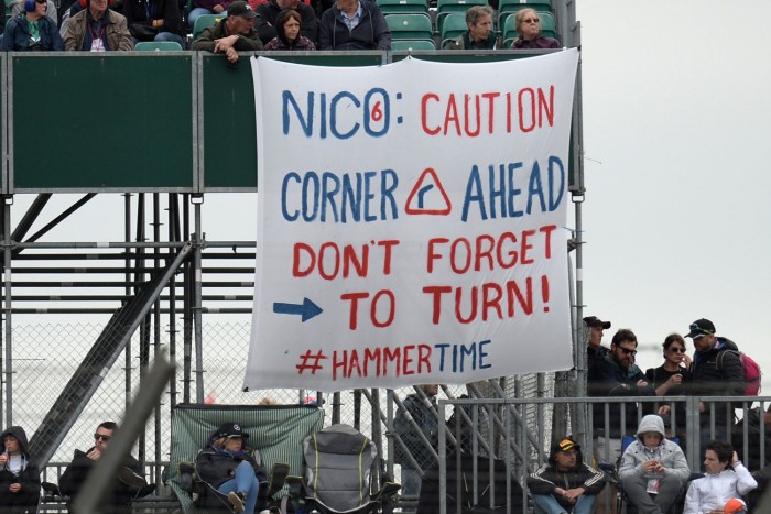 F1: Beszóltak az angol szurkolók Rosbergnek