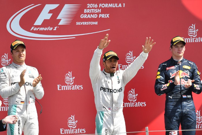 F1: Hamilton lazán nyert, de függőben a végeredmény 1 | Vezess silverstone_fut_06