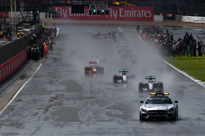 F1: Hamilton lazán nyert, de függőben a végeredmény 2 | Vezess silverstone_fut_23