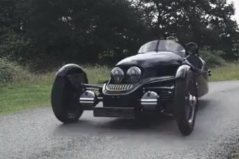 Megépítik a világ legkívánatosabb villanyautóját