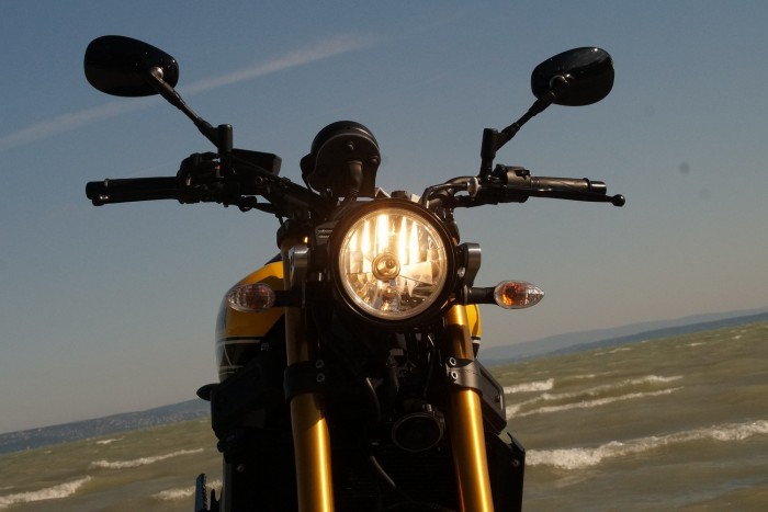 Yamaha, amivel folyamatos boldog küzdelem az élet 6 A LED-es menetjelző igazi szentségtörés lenne egy ilyen retrós gépen