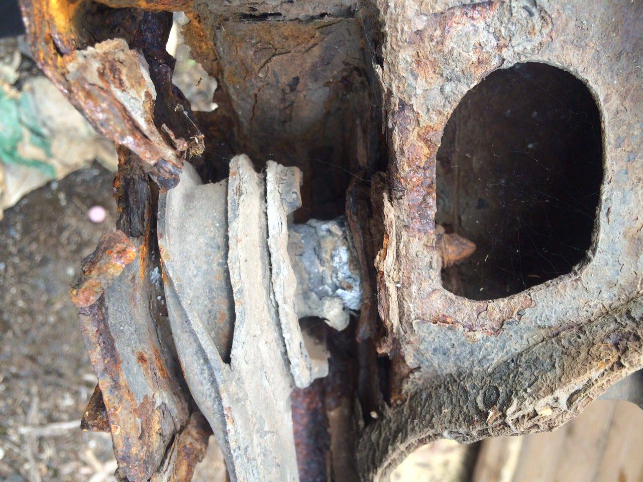 Benézett a Mercedes alá a magyar szerelő, nem hitt a szemének 6 | Vezess 13901703_1403019429724663_304518172_o