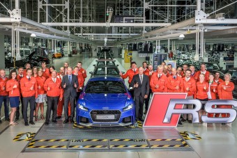 Új sportkocsi gyártása kezdődött el Győrben