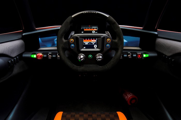 Ék alakú villanyroadsterrel csábít a Nissan 6 | Vezess NIssan BladeGlider