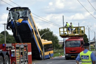 Furcsa baleset történt egy trolival