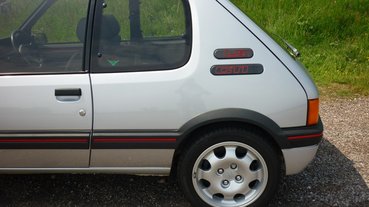 Szinte új Peugeot 205 GTI kelt el hihetetlen áron 4