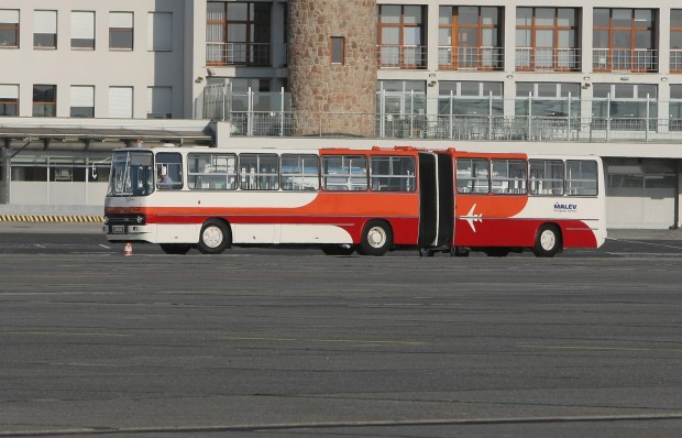Nyugdíjas Ikarus-ok Ferihegyen 4 Ikarus 280-ast, a BKV-val közösen újították fel