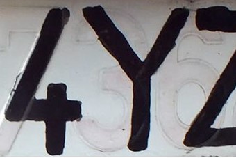 Nem hiszed el, milyen rendszámot fogtak a határon