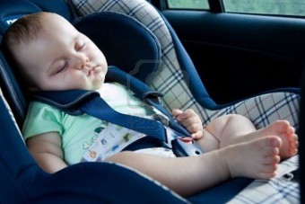 200 fölött száguldott két hónapos babájával