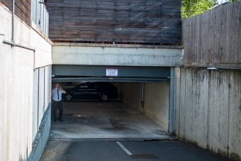 Automata garázskapu okozta egy nő halálát