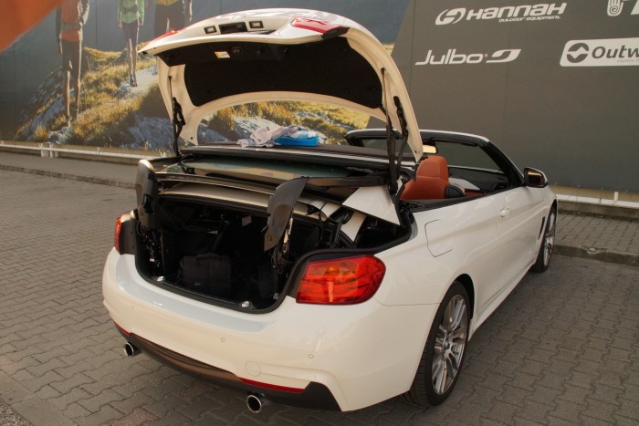 Luxustank, nyitható tetővel, a BMW-től 4 A megemelt tető alatt könnyű pakolni