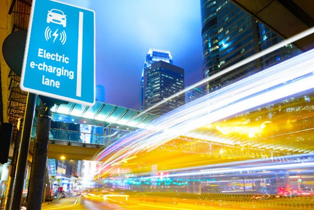 Az autósoknak meg kell tanulniuk az okosutak használatát