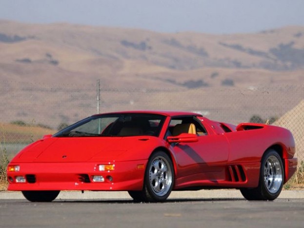 Eladó egy keveset futott Diablo Roadster