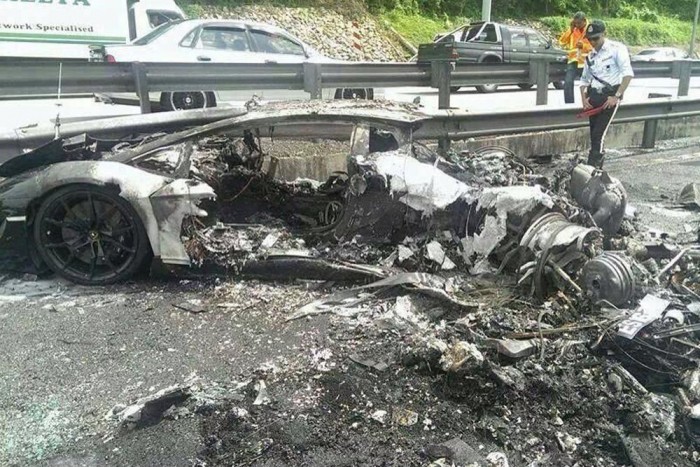 Három Lamborghini égett porrá az autópályán 6
