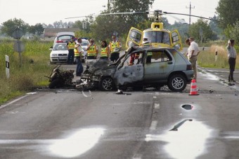 Halálos baleset Vácnál, kigyulladtak a járművek