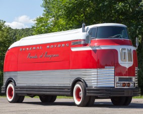 Nyugdíjas éveit tapossa a jövő busza