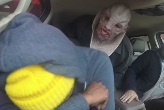 Földönkívüliek támadtak meg egy autómosót