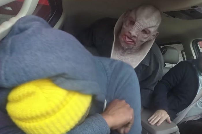 Földönkívüliek támadtak meg egy autómosót