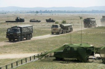 Figyelem, katonai konvoj a magyar autópályákon