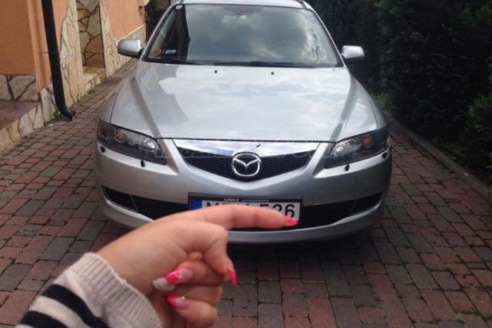 Elmés trükkel takarja rendszámát egy magyar autós